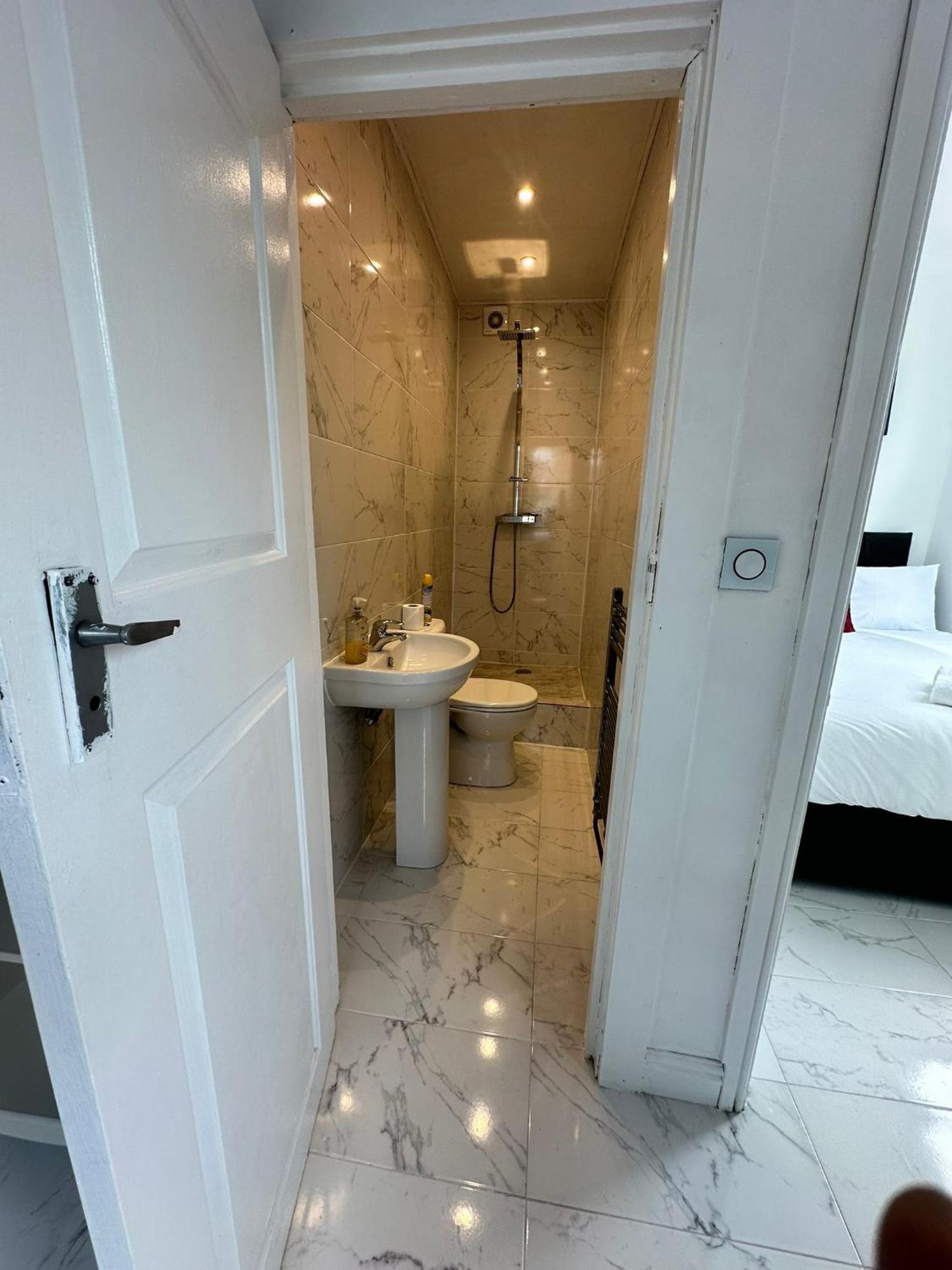 Millais Road 3 Bedroom Flat Appartamento Londra